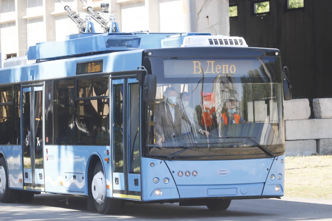 В Днепре на маршрут выйдут еще три новых троллейбуса - рис. 1
