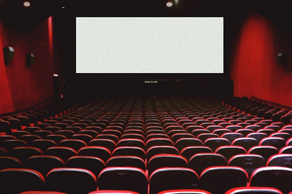 В Днепре открылись кинотеатры: старые фильмы и билеты по 60 грн - рис. 1