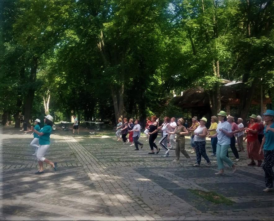 В Днепре проходят спортивные занятия для пенсионеров (ФОТО) - рис. 3