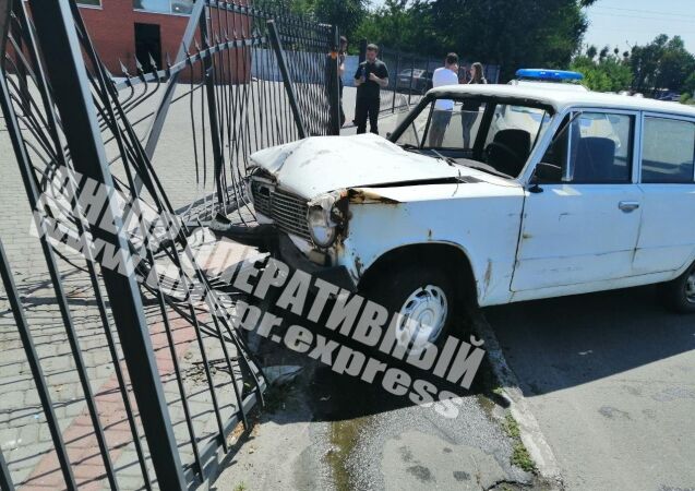 ДТП: в Днепре пьяный водитель врезался в забор - рис. 1