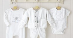 Выбираем одежду и аксессуары для новорожденных: несложные правила, о которых нужно знать - рис. 9