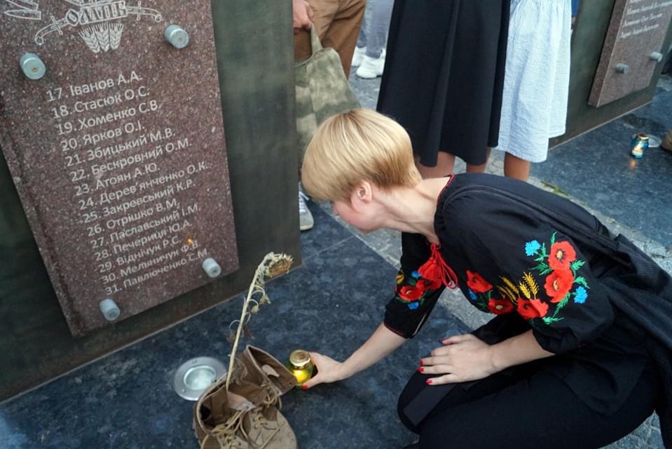 В Днепре на Алее Памяти почтили память погибших защитников Украины - рис. 20