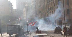Взрыв в Бейруте: тысячи ливанцев митингуют за отставку правительства - рис. 13