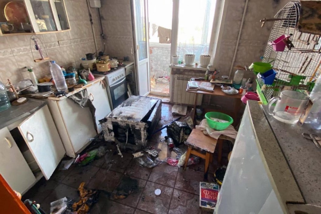 Пострадала пожилая женщина: в Каменском вспыхнул пожар в квартире - рис. 1