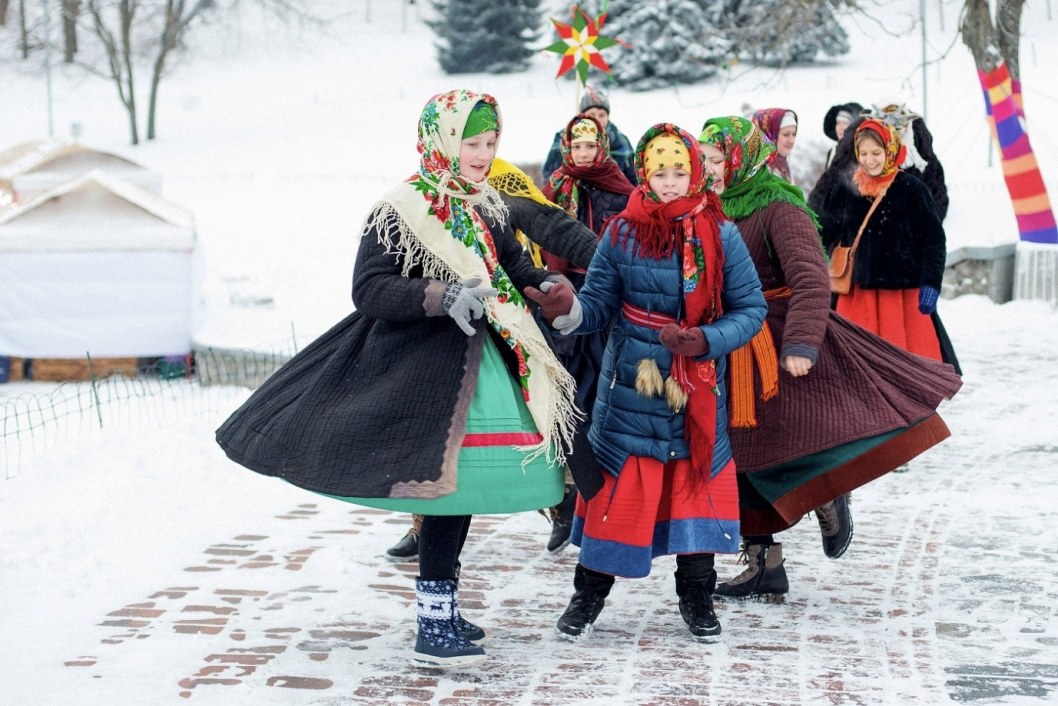 Кабмин опубликовал список праздников в 2021 году: сколько будут отдыхать украинцы - рис. 1