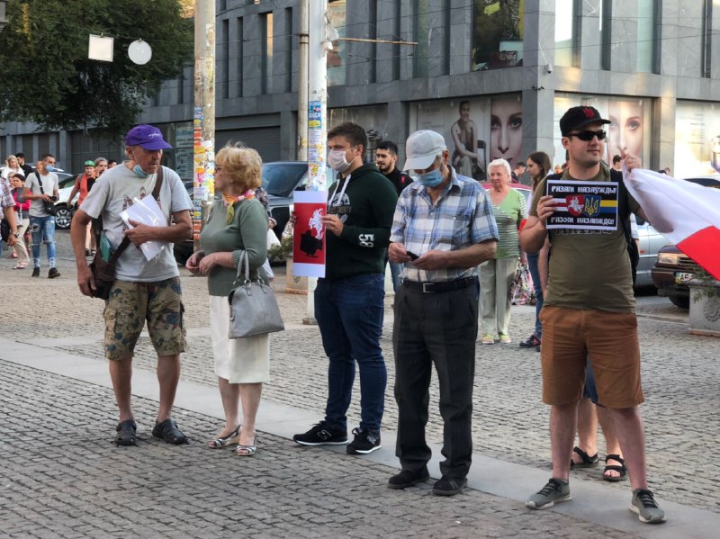 "Жыве Беларусь!": в Днепре прошла акция в поддержку протестующих - рис. 11