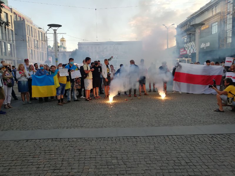 "Жыве Беларусь!": в Днепре прошла акция в поддержку протестующих - рис. 3