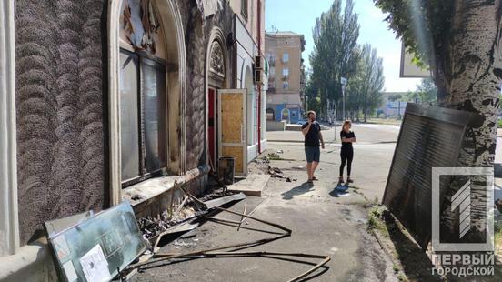 Пожар в Кривом Роге: загорелась вывеска магазина - рис. 3