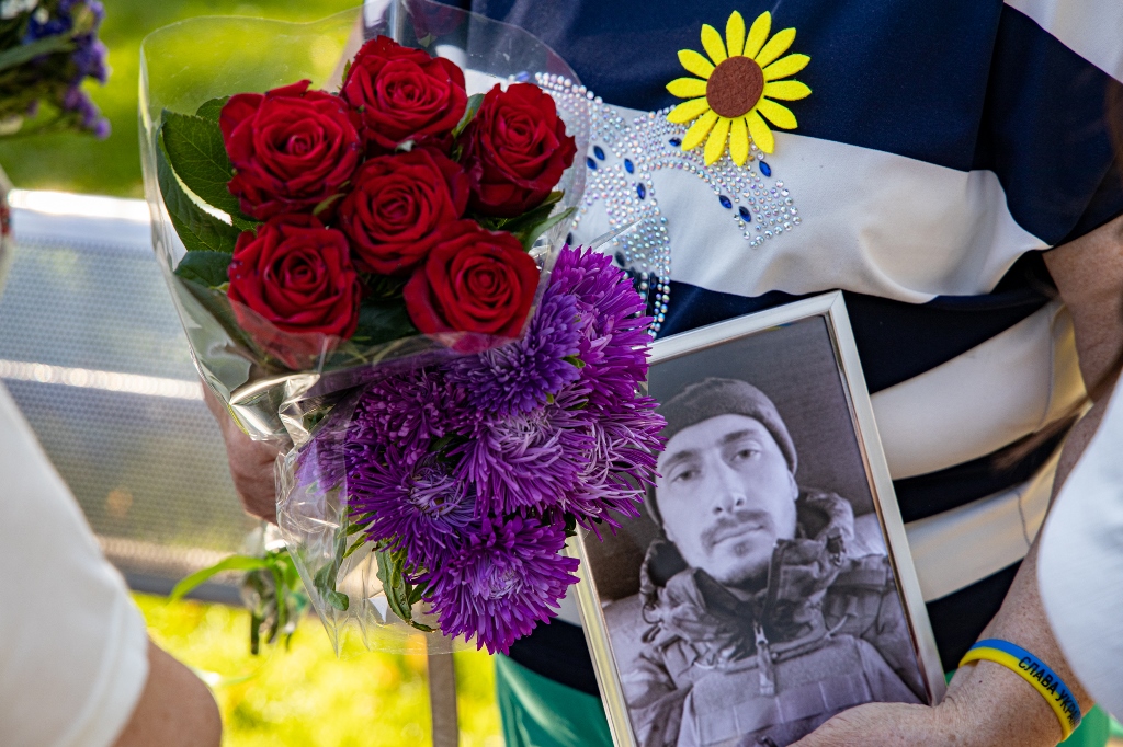 В Днепре на Алее Памяти почтили память погибших защитников Украины - рис. 8