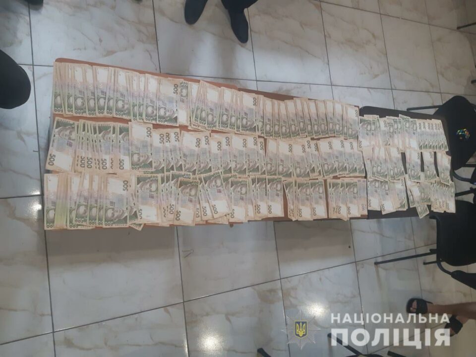 На Днепропетровщине полиция пресекла деятельность колл-центра мошенников - рис. 1