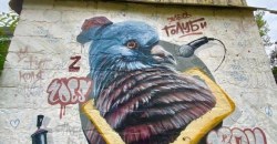 В Днепре на Победе появилось новое граффити с "козырным" голубем (ФОТО) - рис. 19