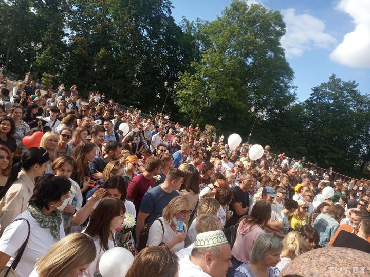 Военные с народом: в центре Минска многотысячный митинг (ФОТО) - рис. 4