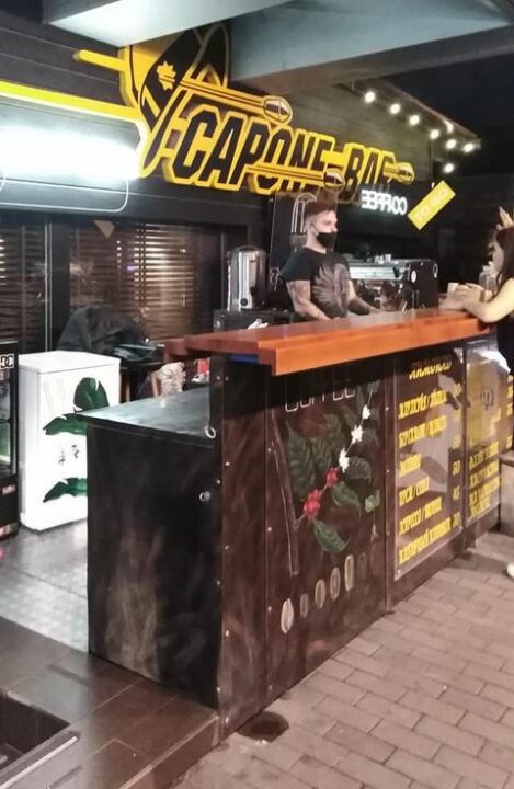 В одном из днепровских баров за посещение туалета требуют "двадцатку" - рис. 1