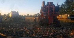 Сгорел на работе: под Днепром пылал зерноуборочный комбайн - рис. 15