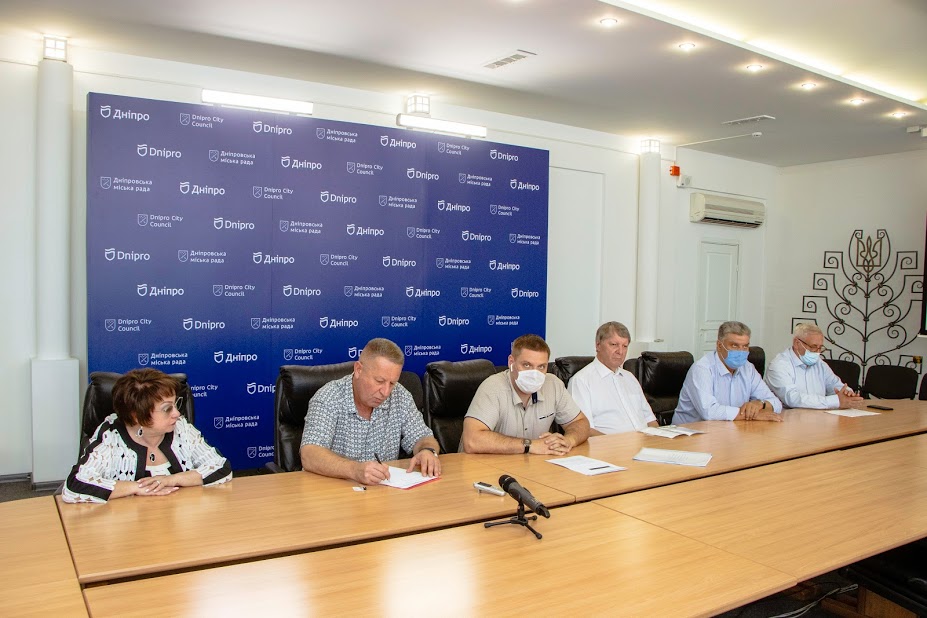 В Днепровском горсовете объяснили, как выплачиваются зарплаты медицинским работникам - рис. 4