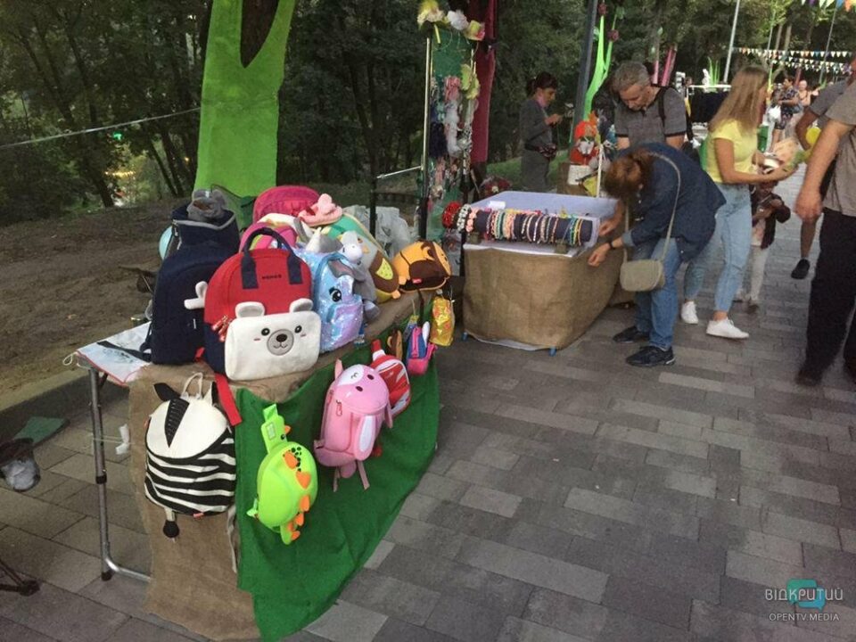 Миньоны и ярмарка: в днепровском парке Зеленый Гай отметили День города (ФОТО) - рис. 12
