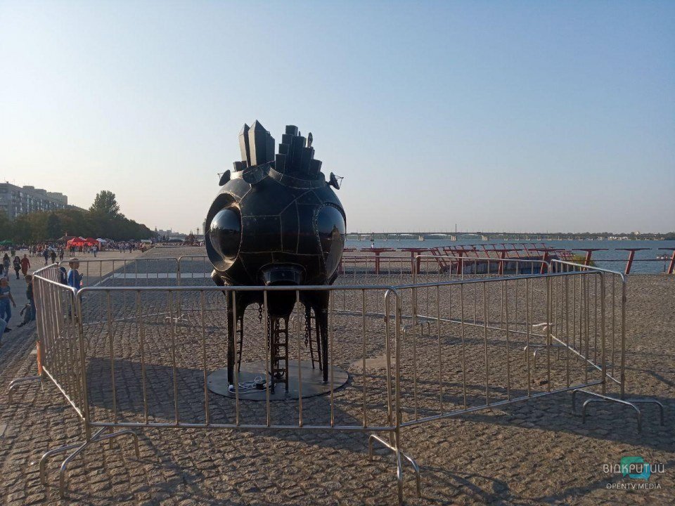 Космическая капсула и танцующий робот: как проходит KOVALfest в Днепре (ФОТО) - рис. 9