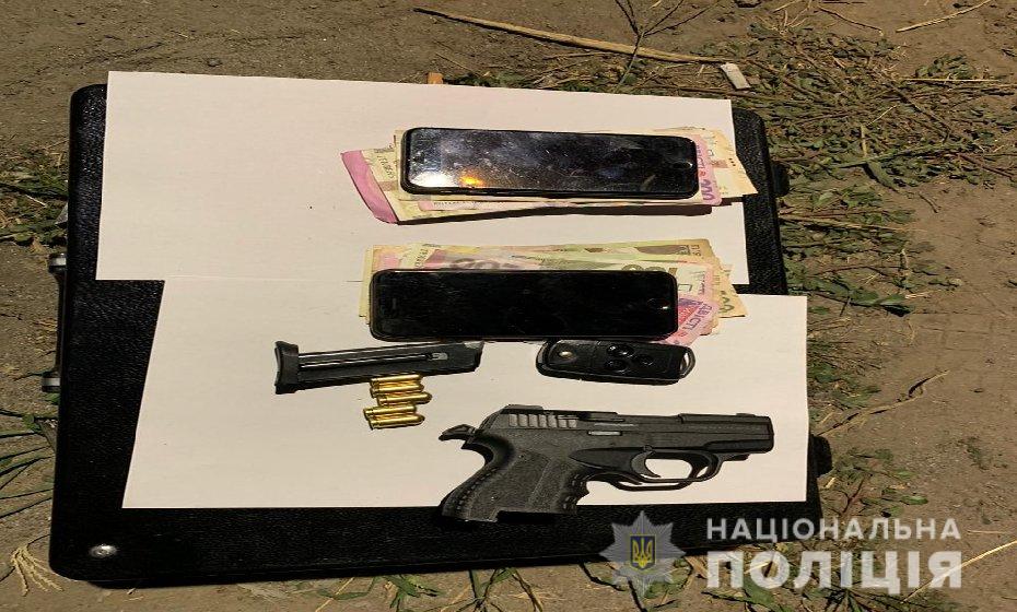 Гранаты, наркотики и деньги: в Днепре разоблачили преступную группу - рис. 1