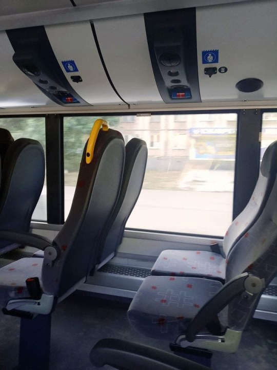 С ремнями безопасности и зарядным устройством: в Днепре появились новые автобусы - рис. 1