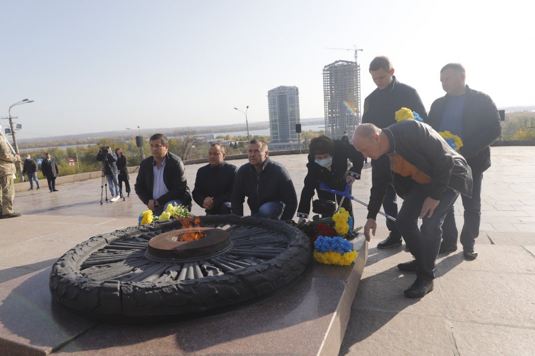 Борис Филатов о годовщине освобождения Украины от фашистских захватчиков: «Мы должны беречь память о тех, кому обязаны жизнью» - рис. 1