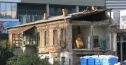 В центре Днепра сносят старые дома - рис. 13