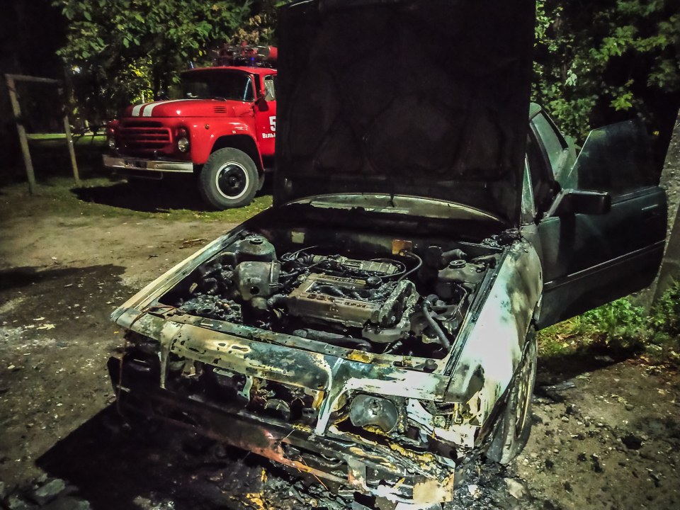 В Вольногорске загорелся мотор легковушки - рис. 1