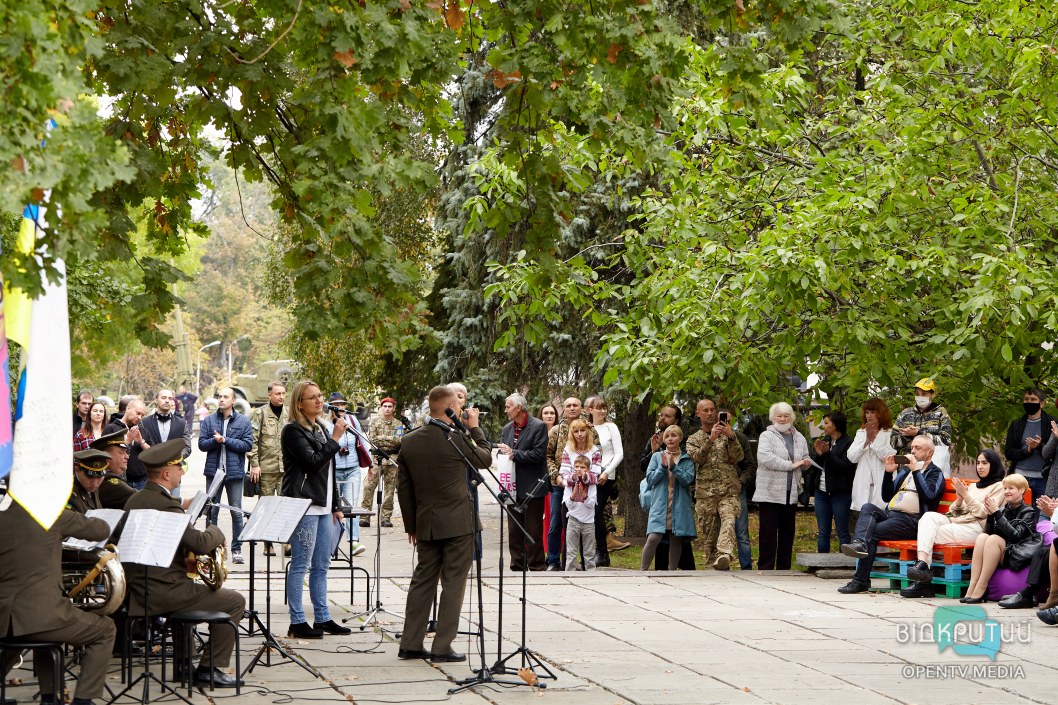 Ко Дню защитника Украины в Днепре представили новый альбом «Пісні народжені в АТО» - рис. 14