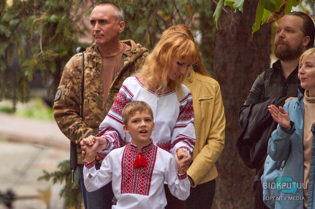 Ко Дню защитника Украины в Днепре представили новый альбом «Пісні народжені в АТО» - рис. 10