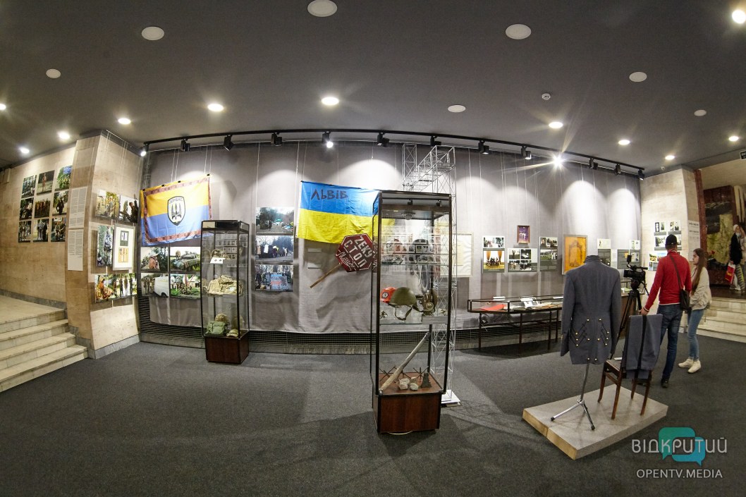 В днепровском Музее АТО представили выставку американского добровольца батальона «Донбасс» - рис. 6