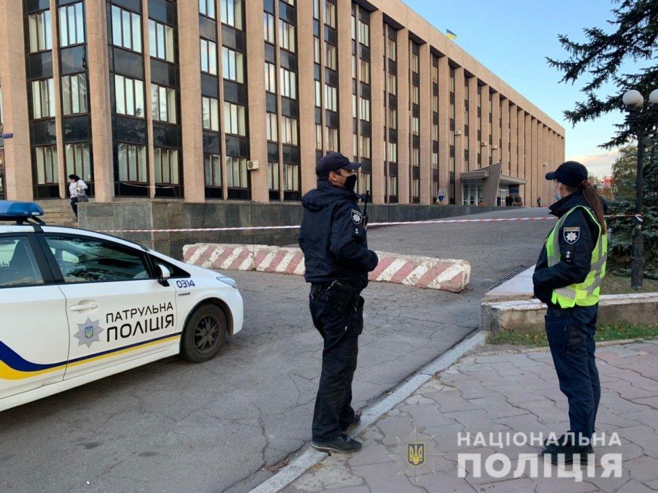 В Кривом Роге задержали мужчину «заминировавшего» горсовет - рис. 2