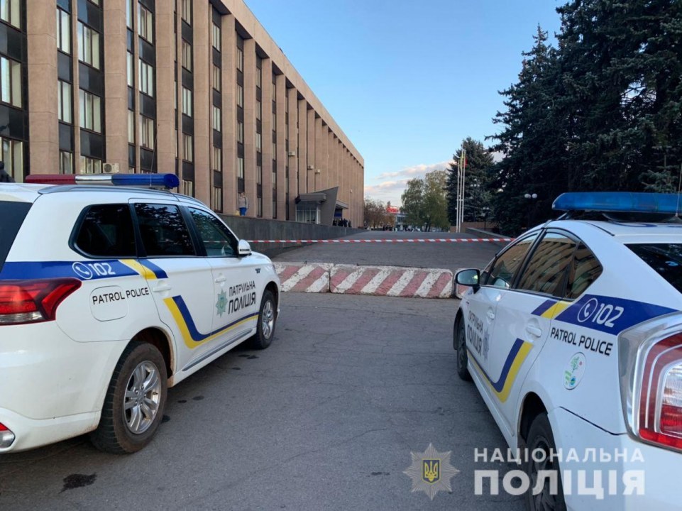 В Кривом Роге задержали мужчину «заминировавшего» горсовет - рис. 1