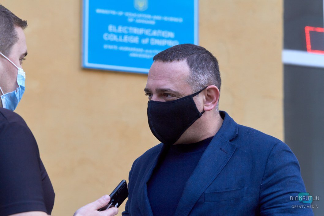 Местные выборы в Днепре: как и за что голосовал нардеп Бужанский (ФОТО) - рис. 3