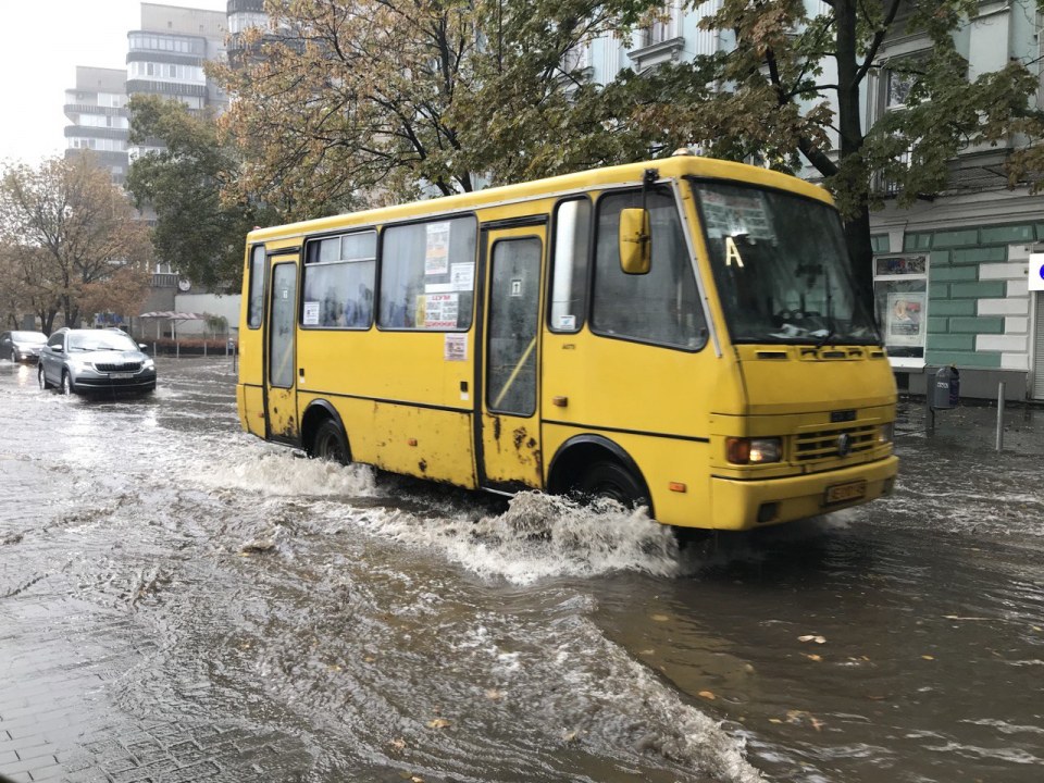 В городе потоп: сильный ливень превратил Днепр в Венецию (ФОТОРЕПОРТАЖ) - рис. 5