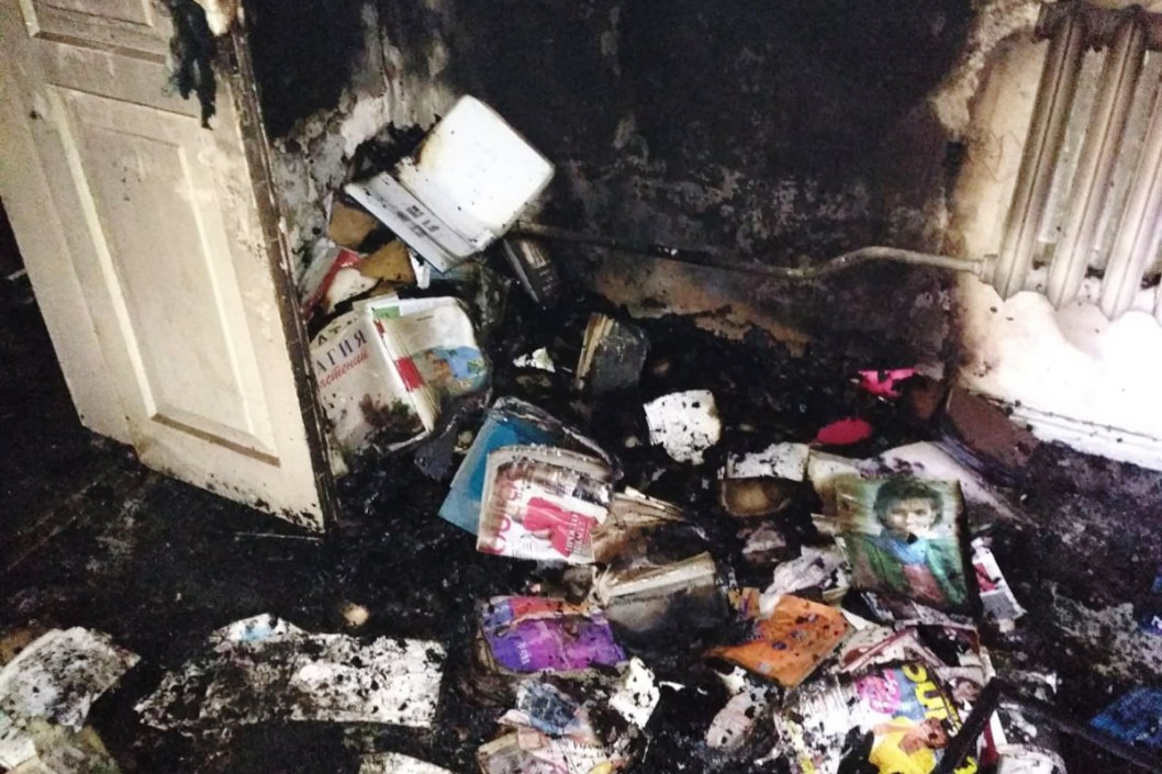 Возле Синельникового спасатели тушили пожар в жилом доме - рис. 2