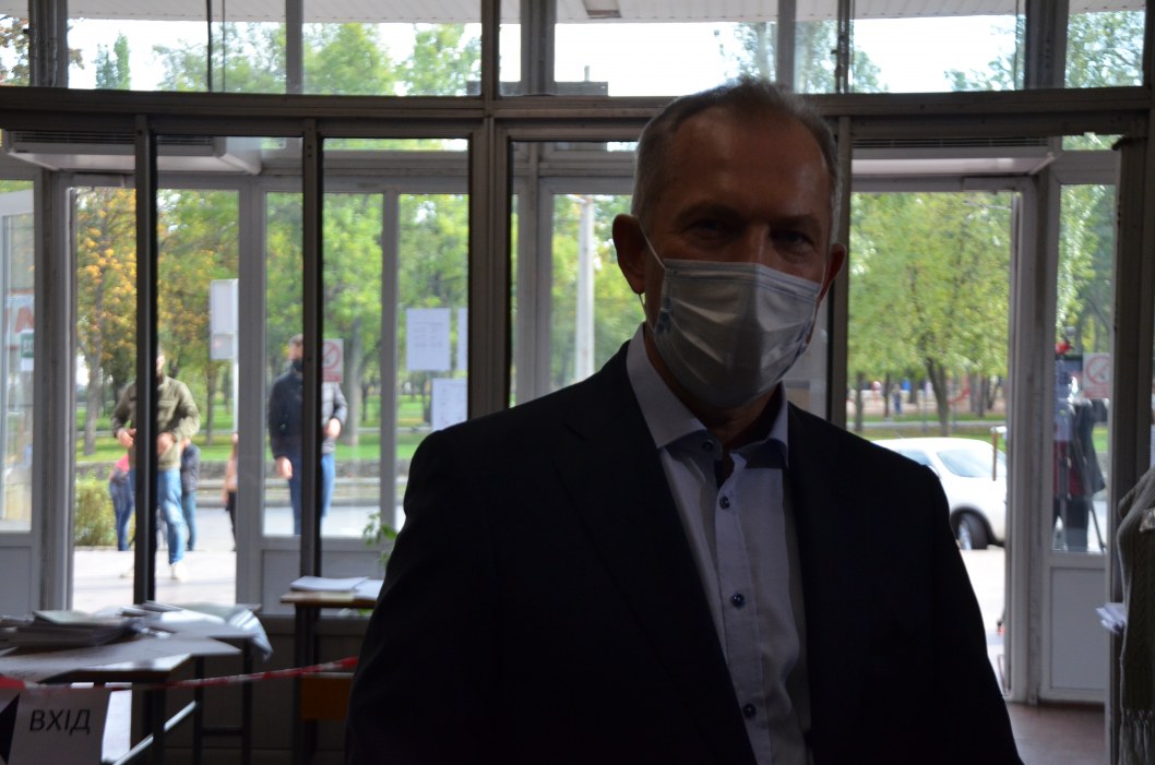 Сергей Рыженко проголосовал на местных выборах - рис. 7
