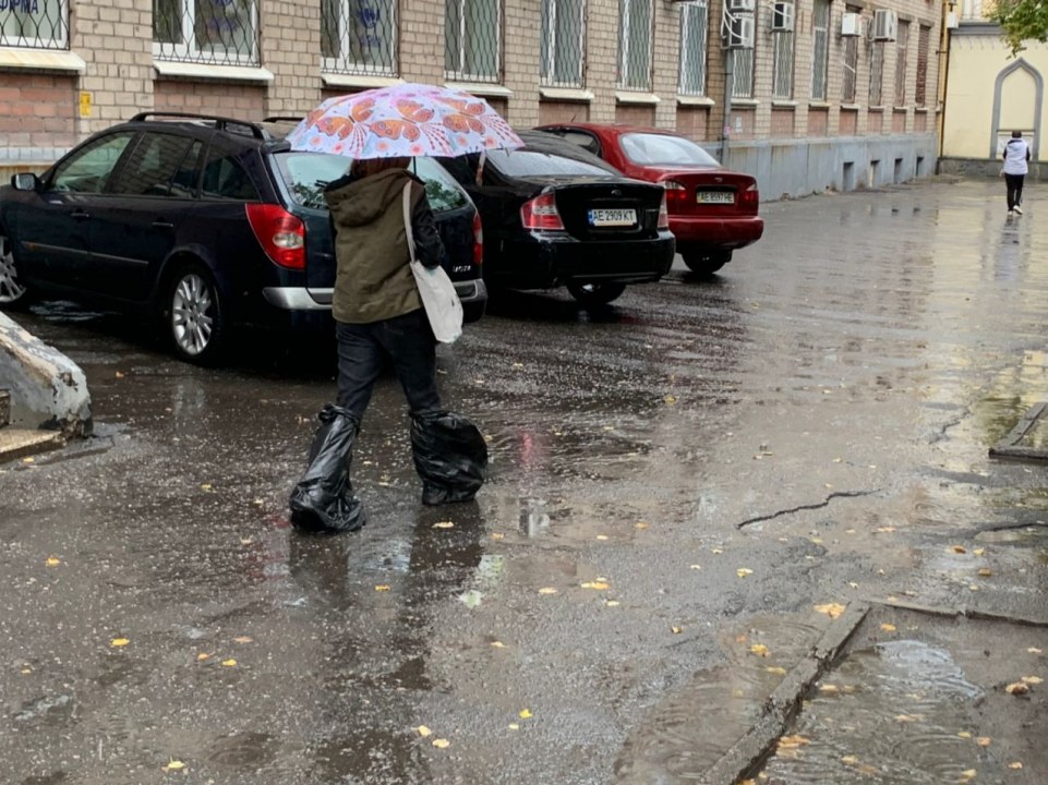 В городе потоп: сильный ливень превратил Днепр в Венецию (ФОТОРЕПОРТАЖ) - рис. 10