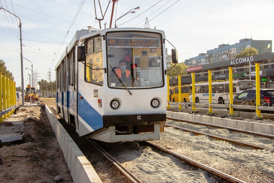 В Днепре на перекрестке Донецкого шоссе и улицы Шолохова строят трамвайные платформы - рис. 7