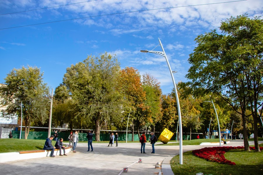 В Днепре завершили реконструкцию центральной аллеи парка имени Писаржевского - рис. 6