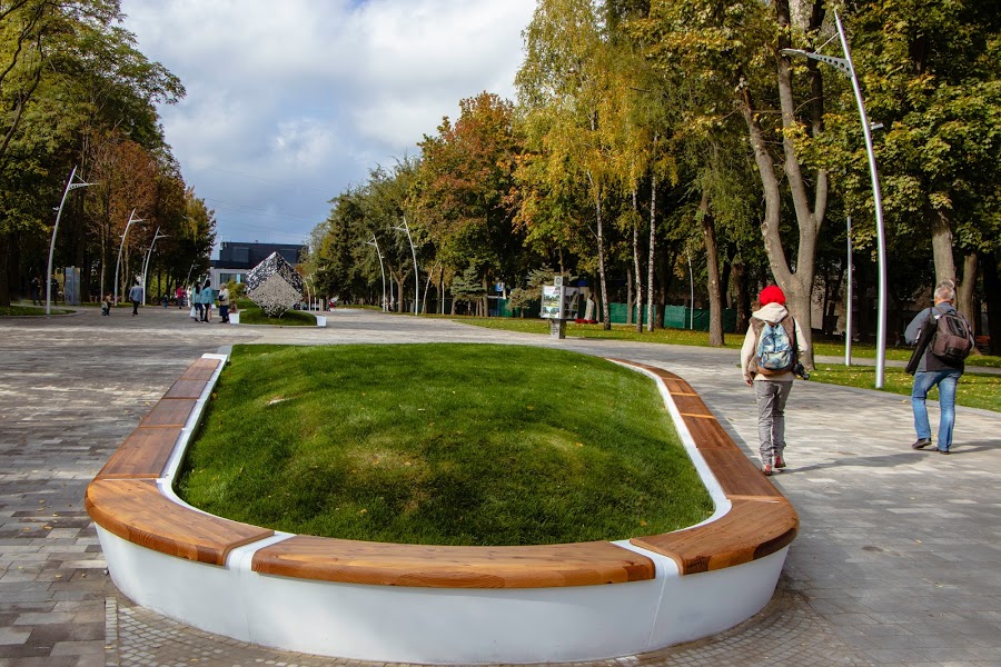 В Днепре завершили реконструкцию центральной аллеи парка имени Писаржевского - рис. 2