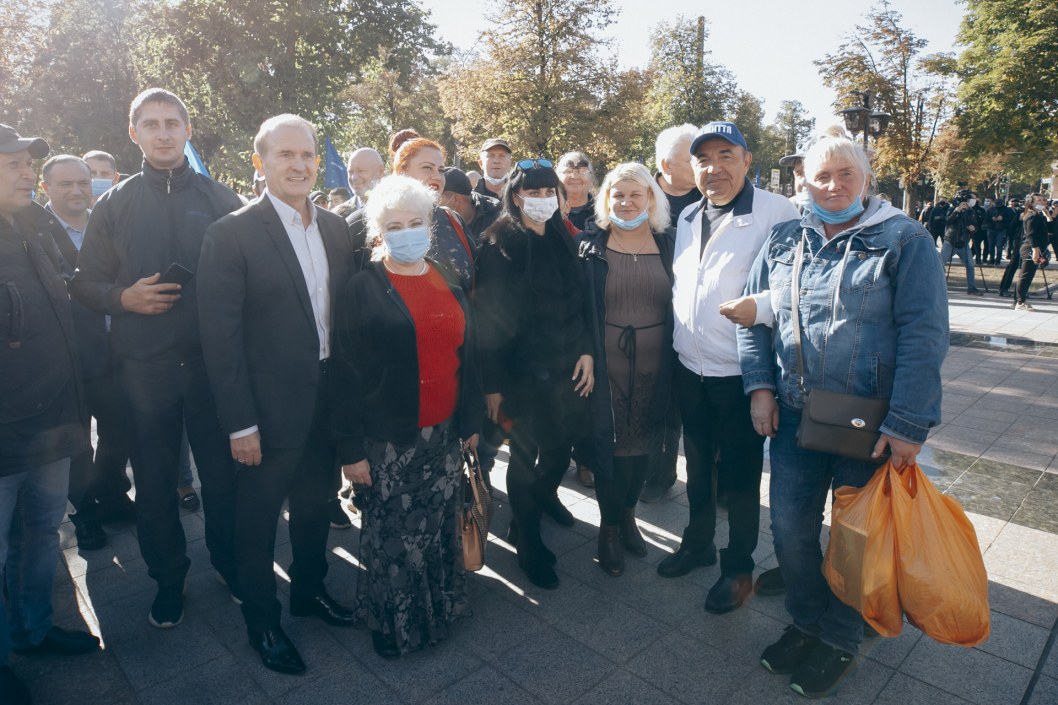 В Кривом Роге лидеры ОППОЗИЦИОННОЙ ПЛАТФОРМЫ – ЗА ЖИЗНЬ почтили память героев, освободивших Украину - рис. 13