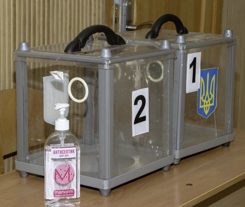 В Днепре продолжается мониторинг готовности участковых избиркомов к проведению выборов в условиях карантина - рис. 9