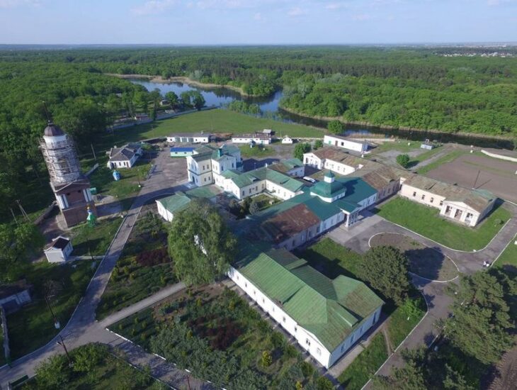 В монастыре под Днепром зафиксировали вспышку коронавируса - рис. 1