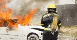 Авария на Слобожанском проспекте в Днепре: одна из машин загорелась - рис. 1