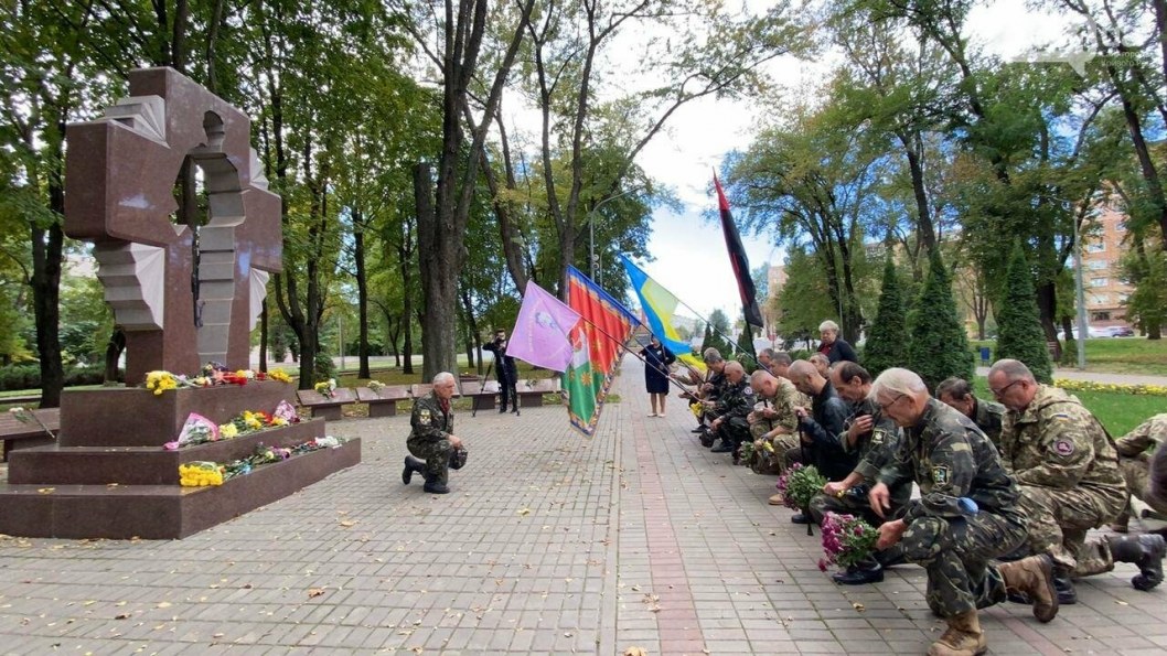В Кривом Роге прошел марш в честь Дня защитника Украины - рис. 3