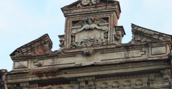 В Днепре возьмутся за реконструкцию старинного карниза на фасаде здания - рис. 17