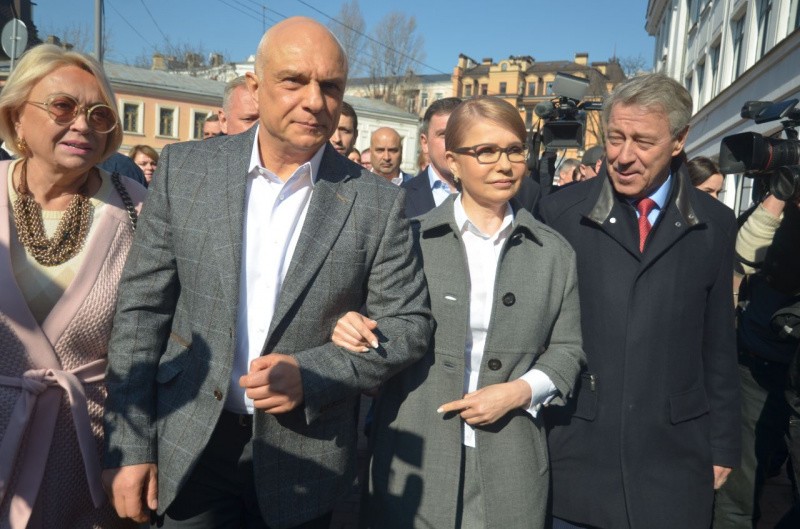 Муж Тимошенко заболел COVID-19, но она все равно пришла в Раду - рис. 1
