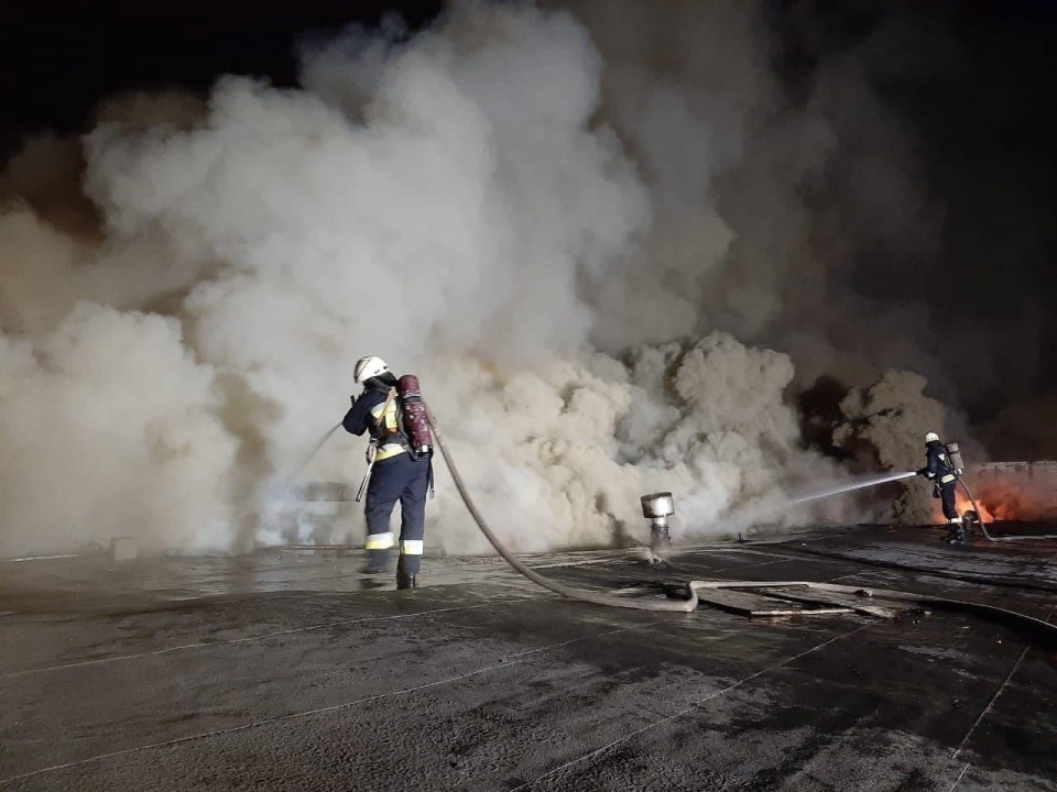 Масштабный пожар на агрегатном заводе в Днепре - рис. 2