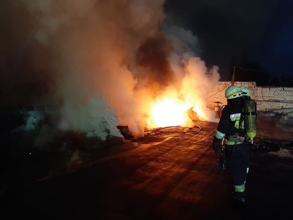 Масштабный пожар на агрегатном заводе в Днепре - рис. 1