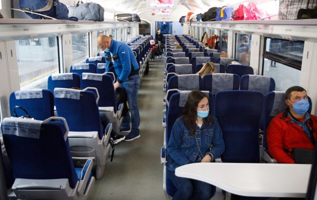 Укрзалiзниця снизила стоимость билетов в вагонах первого класса - рис. 1