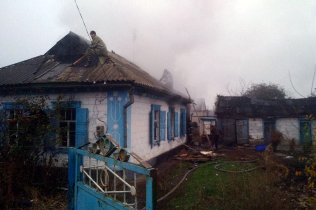 Под Днепром из горящего здания спасли пенсионерку - рис. 1